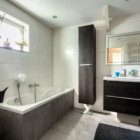 F1 Zeemanstraat Spacious Lägenhet